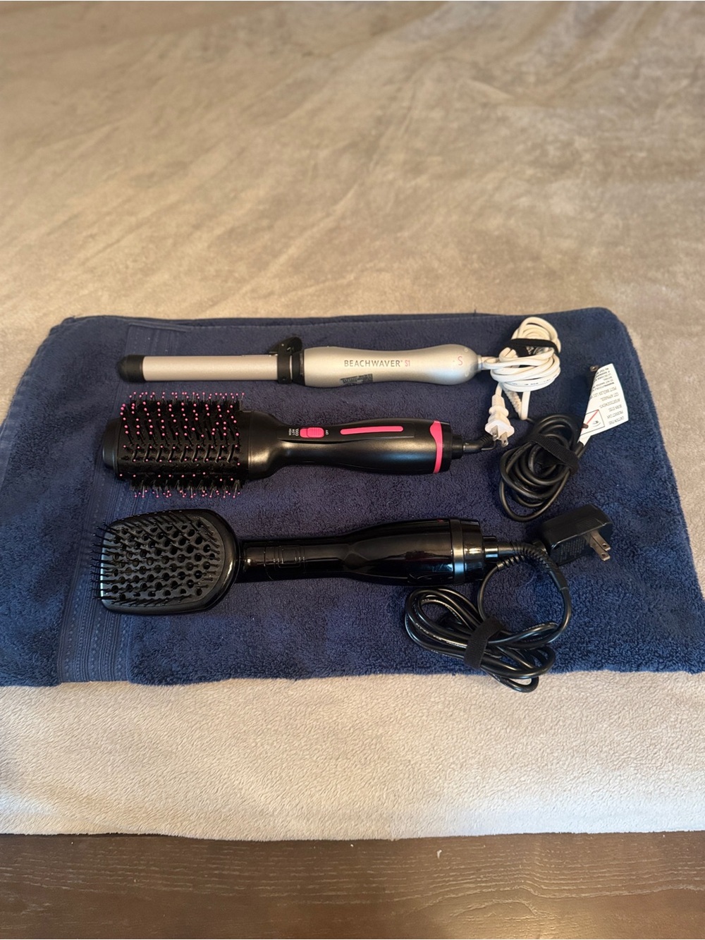 Heat styling hair tools include